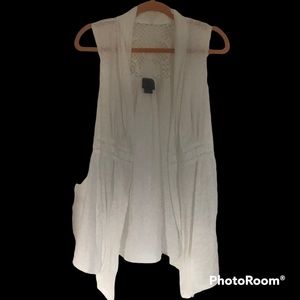 OFF WHITE TORRID VEST WITH CROCHETED BACK